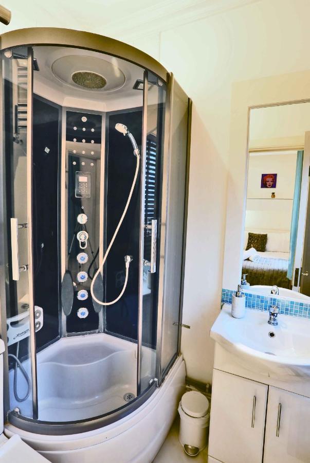 Piccadilly Circus Suites Лондон Екстер'єр фото